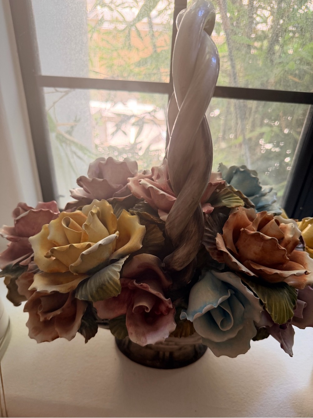 Handcrafted italian porcelain Floral Basket - Multicolor